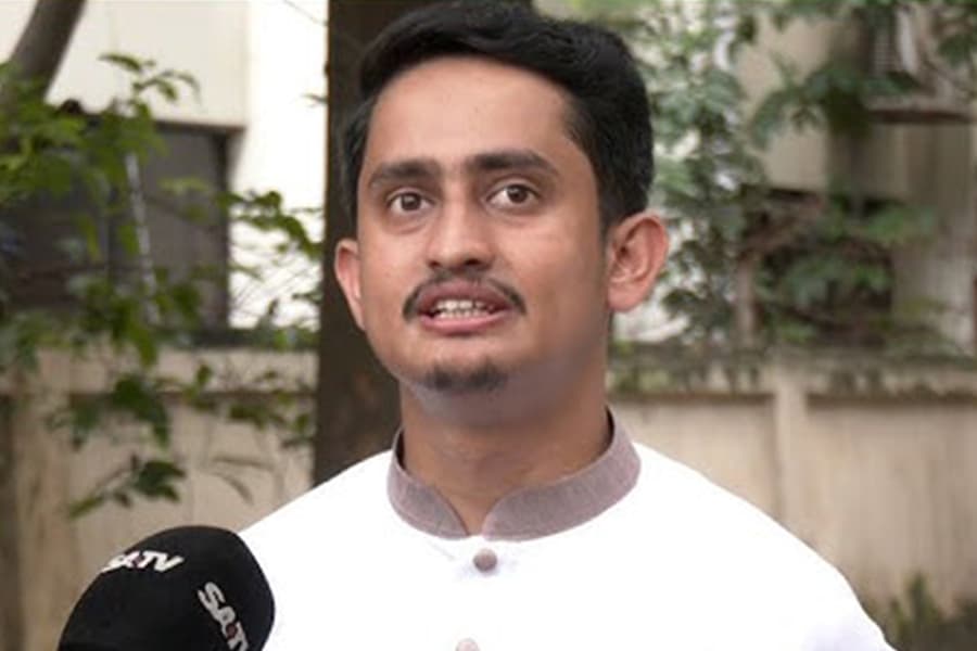 Sarjis disagrees with Hasnat Abdullah’s facebook post on military, deems process was 'inappropriate'