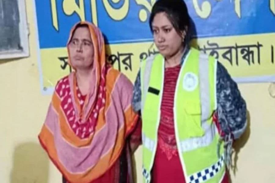 গাইবান্ধার ধাপেরহাট ইউনিয়ন মহিলা দলের কমিটি বিলুপ্ত