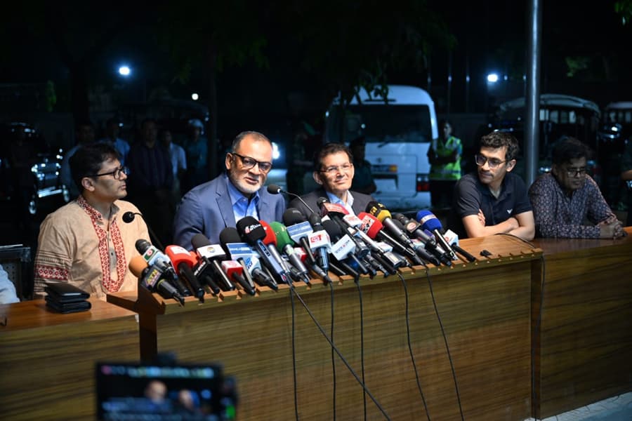 Will soon take measures in consultation with US, nothing to be panicked: High Representative