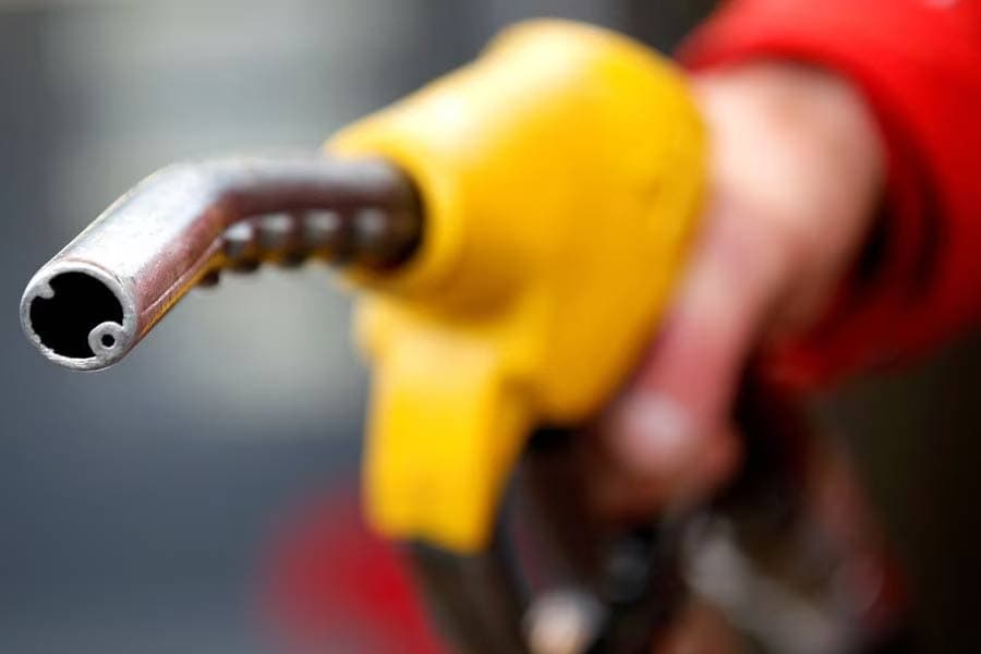 Oil prices down 1.0pc as US debt caution offsets supply worries