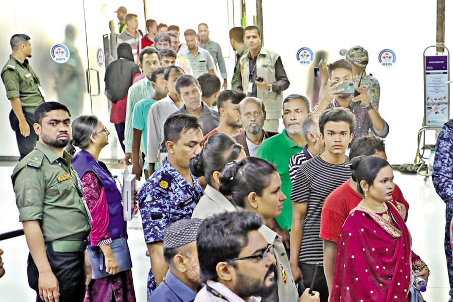 Why are so many expatriates dying abroad?