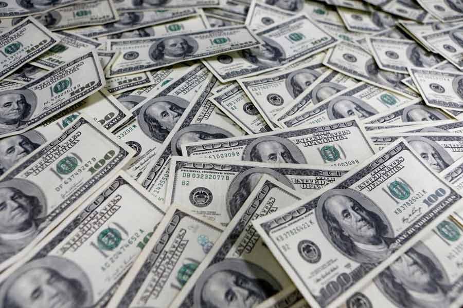 Is the US dollar collapsing?