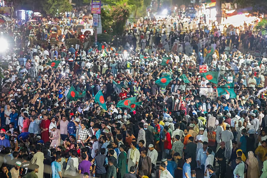 'Shahbag blockade will be withdrawn as soon as notification to ban AL is issued'
