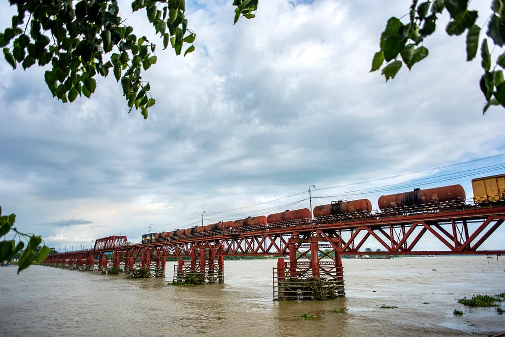 Railway to build new Kalurghat Bridge