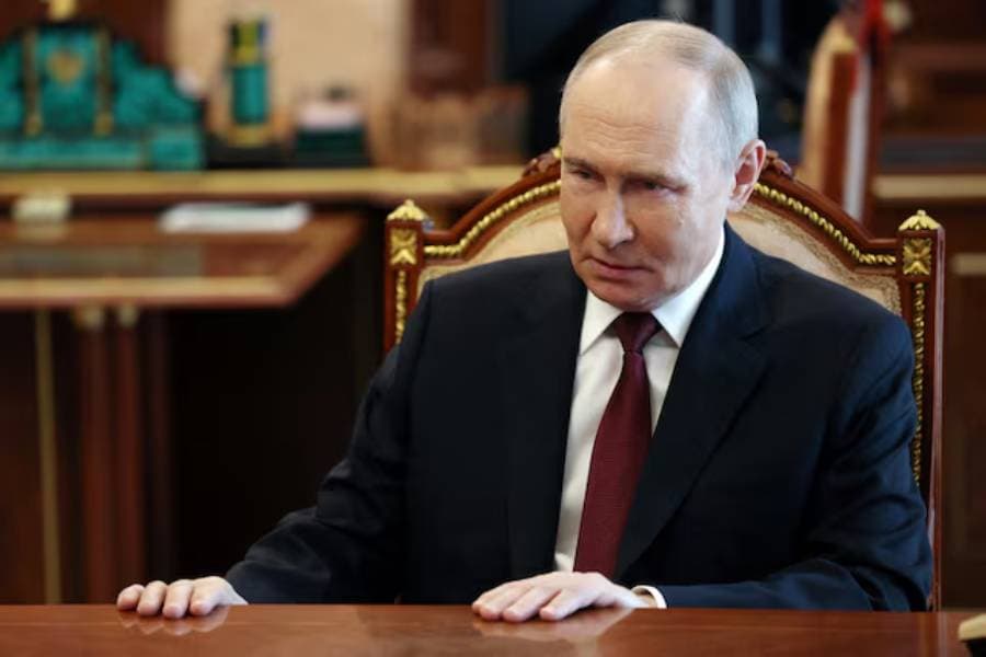 Russia has hours to abide by truce initiative or face sanctions, Germany says
