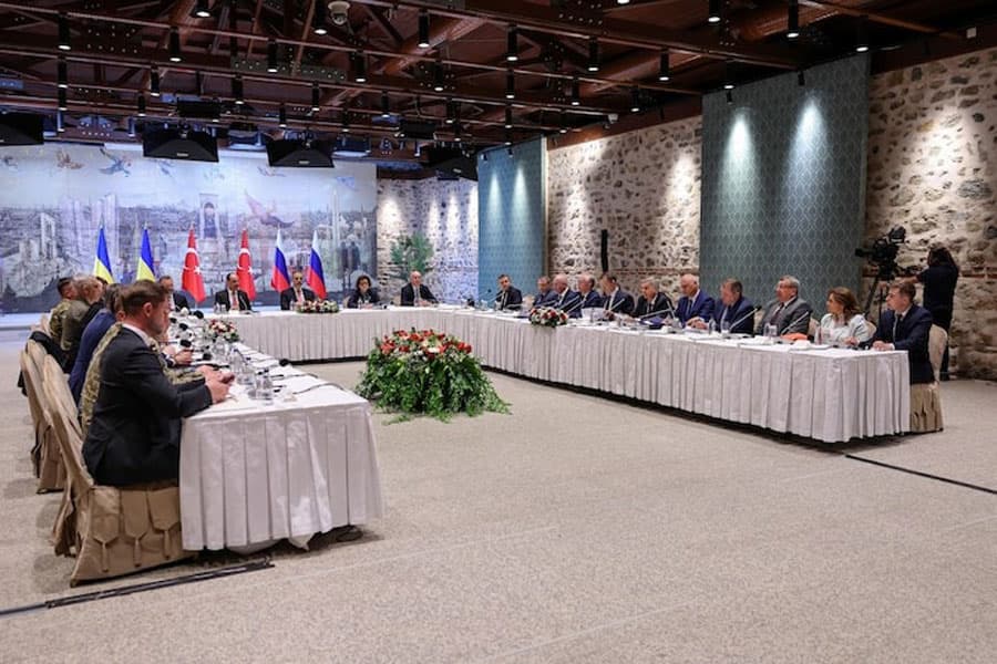 Russia demanded Ukraine cede more territory at Turkey talks, Ukrainian source says