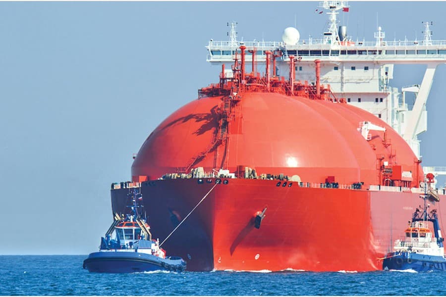 Govt struggles to clear LNG bills amid dollar dearth