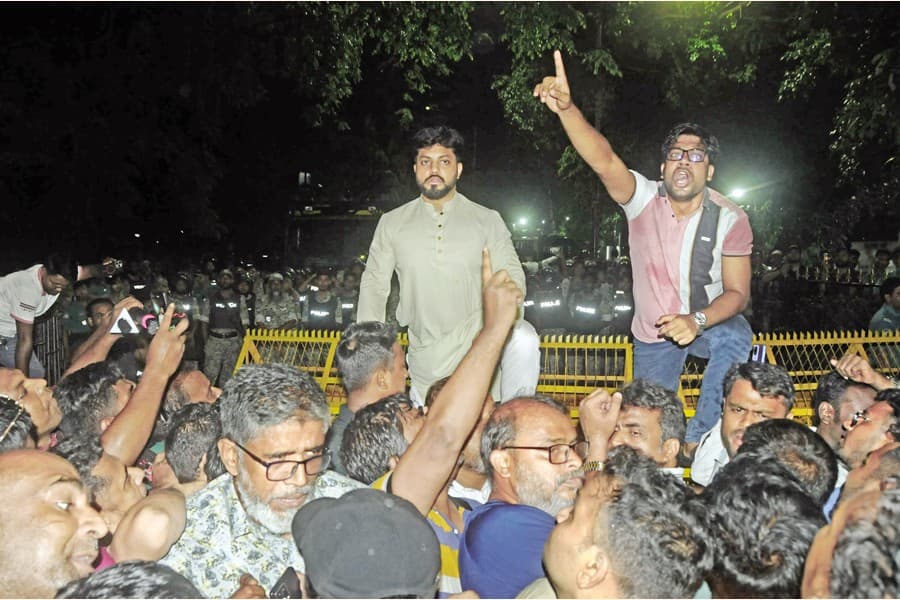 Supporters continue demos for Ishraque's oath-taking as DSCC mayor
