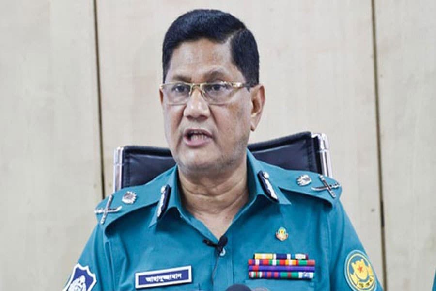 'Law enforcers facing trouble in controlling cyber crime'