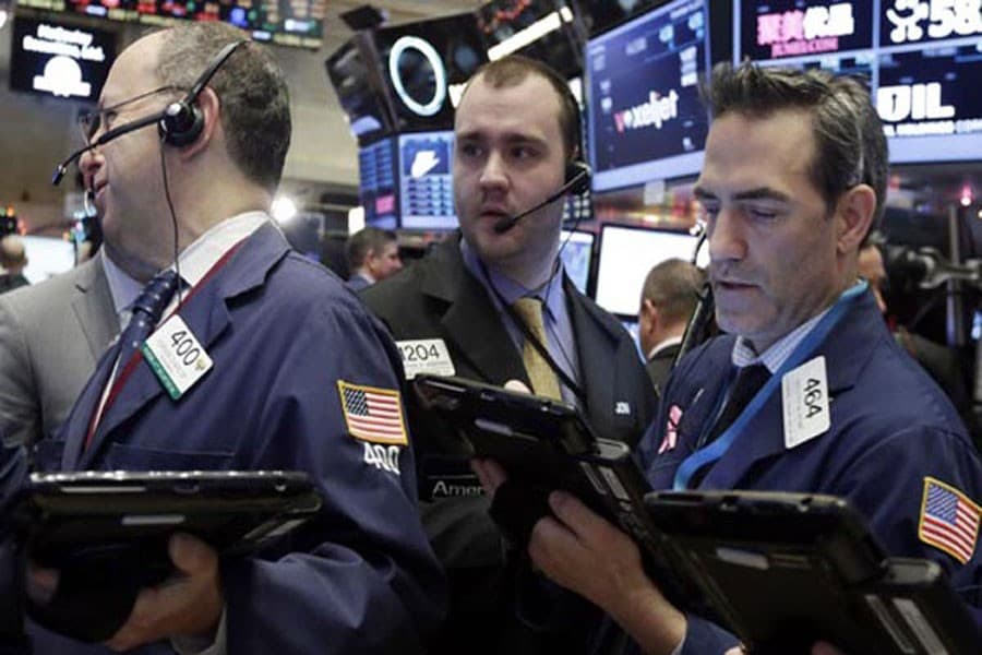 US stocks end higher; energy fall