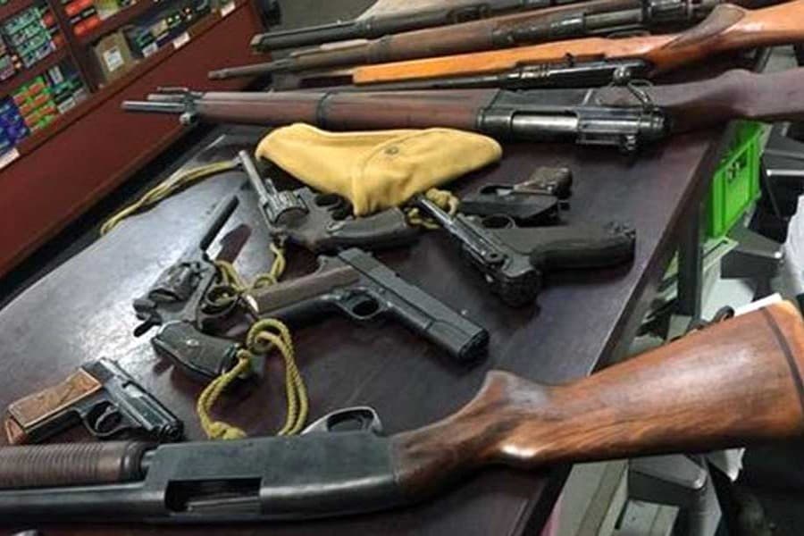 Australians surrender 26,000 guns