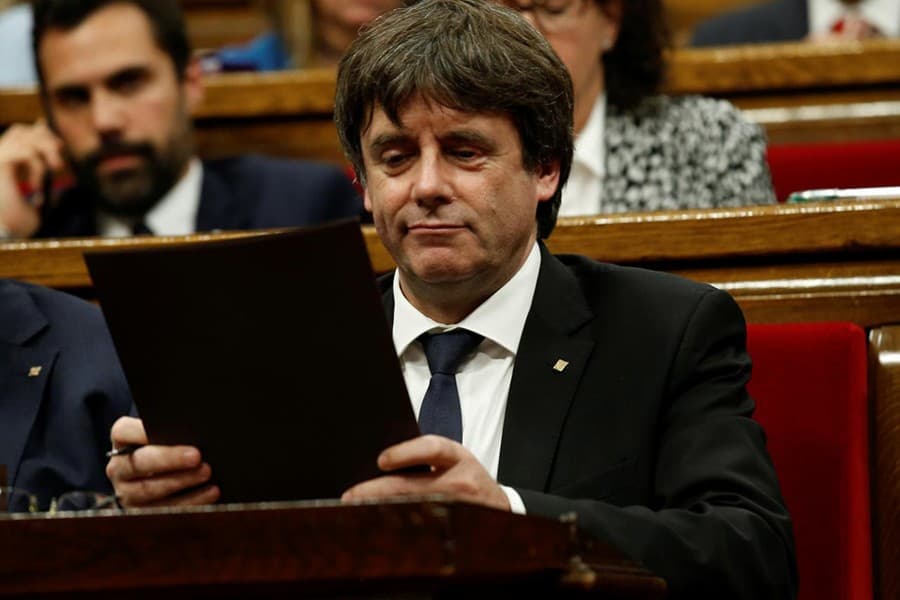 Catalan crisis: Regional MPs debate Spain takeover bid