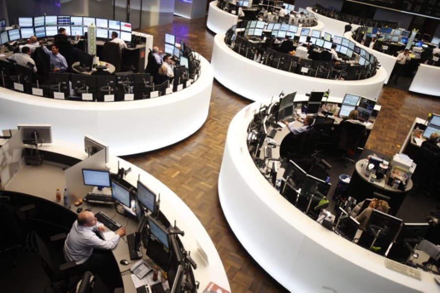 European shares bounce back