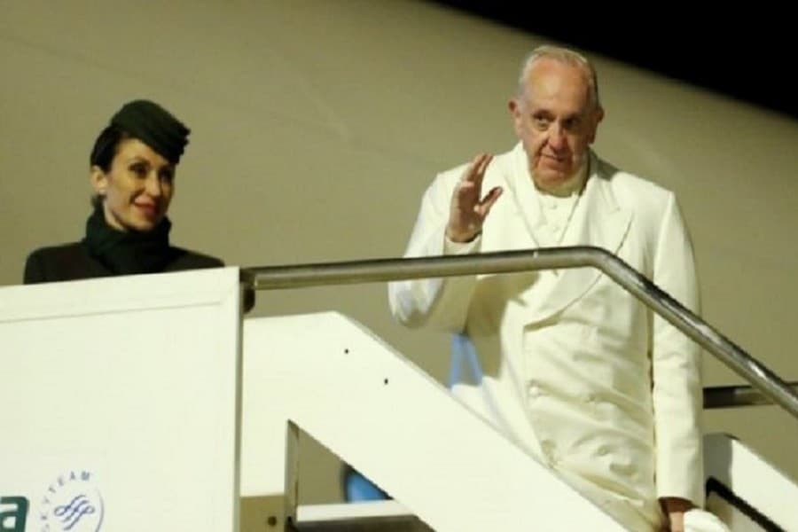 Pope sets off for Myanmar trip