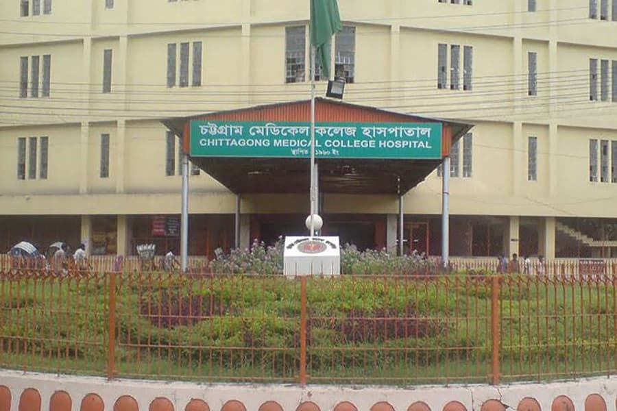 Youth suffers burn, dies at Chittagong hospital