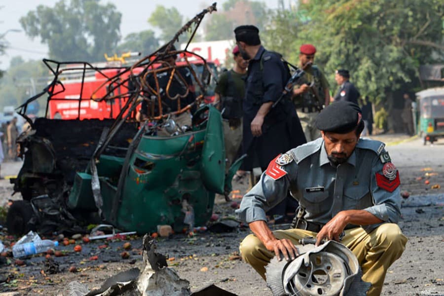 Bomb blast targeting army vehicle kills nine in Pakistan