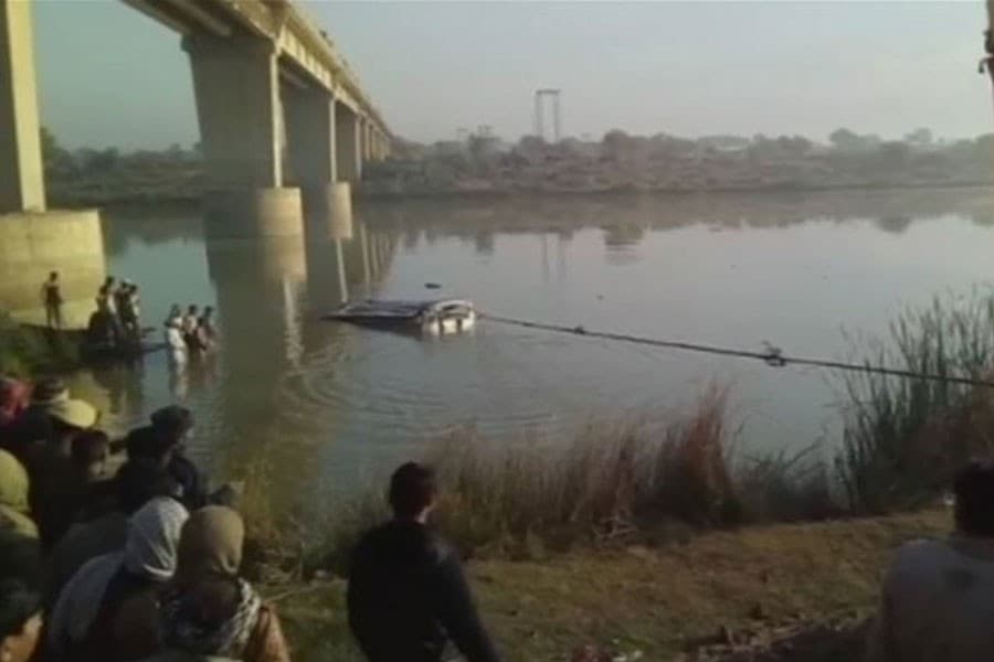 32 die as bus plunges into Rajasthan river