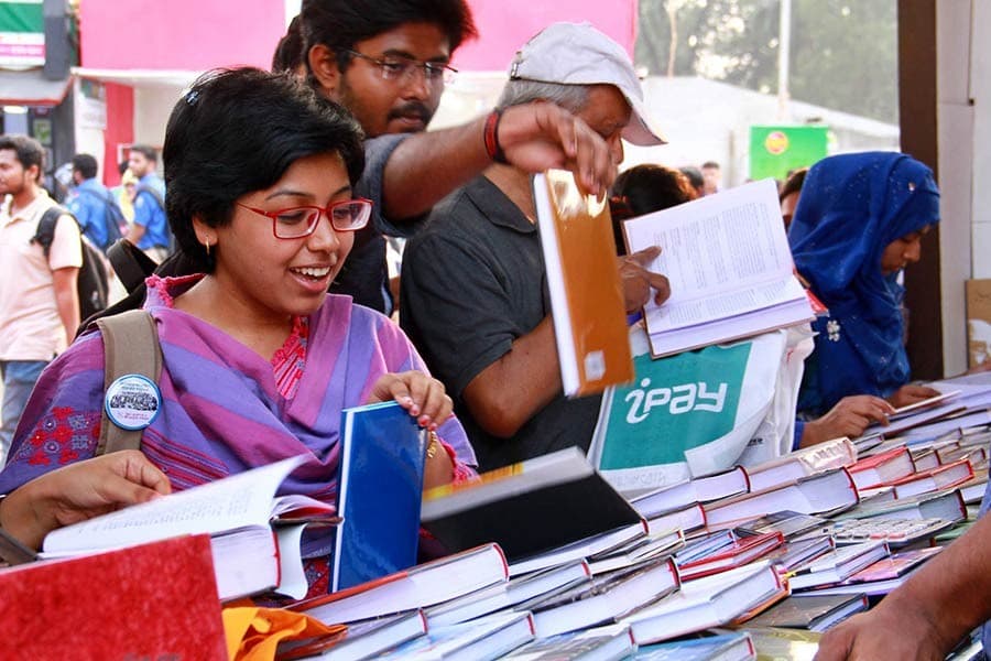 Book fair witnesses record sales this year