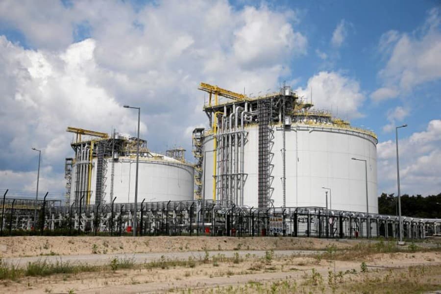 EU gives Poland two months to address gas storage violations