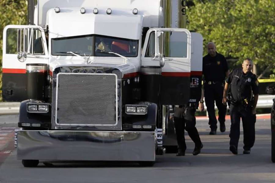 Mexican police rescue dozens of children from sweltering truck