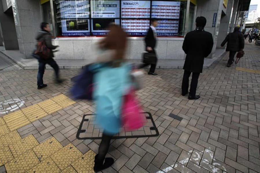 Nikkei rises to near seven-week highs