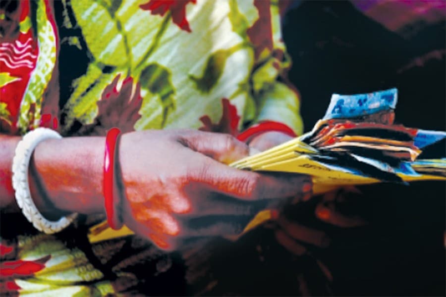 Half of Bangladesh adults remain unbanked: WB
