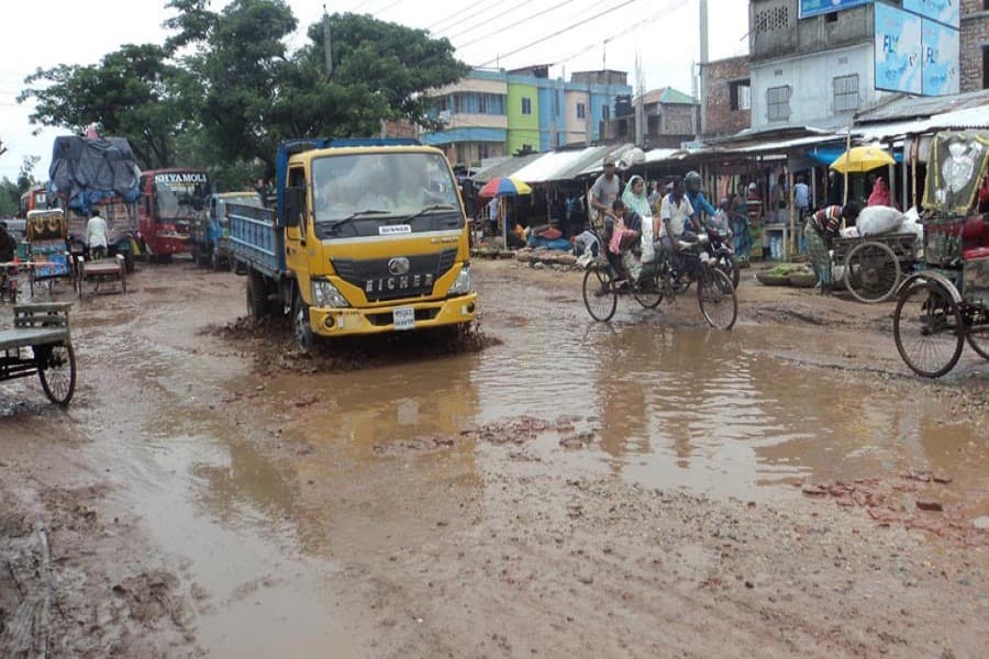 Commuters suffer for bad shape of  Bogura-Naogaon connecting road