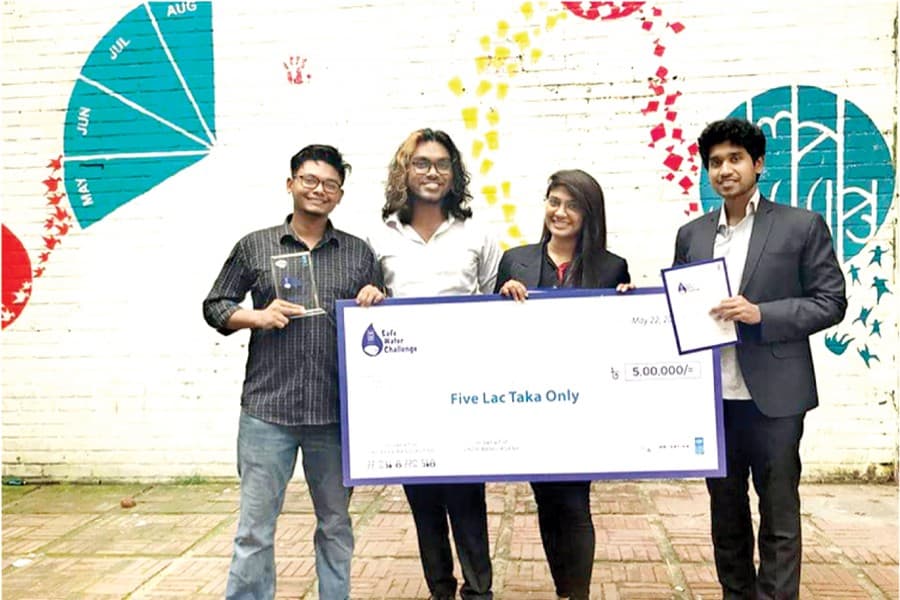 Future leaders work on ways to solve safe drinking water challenges