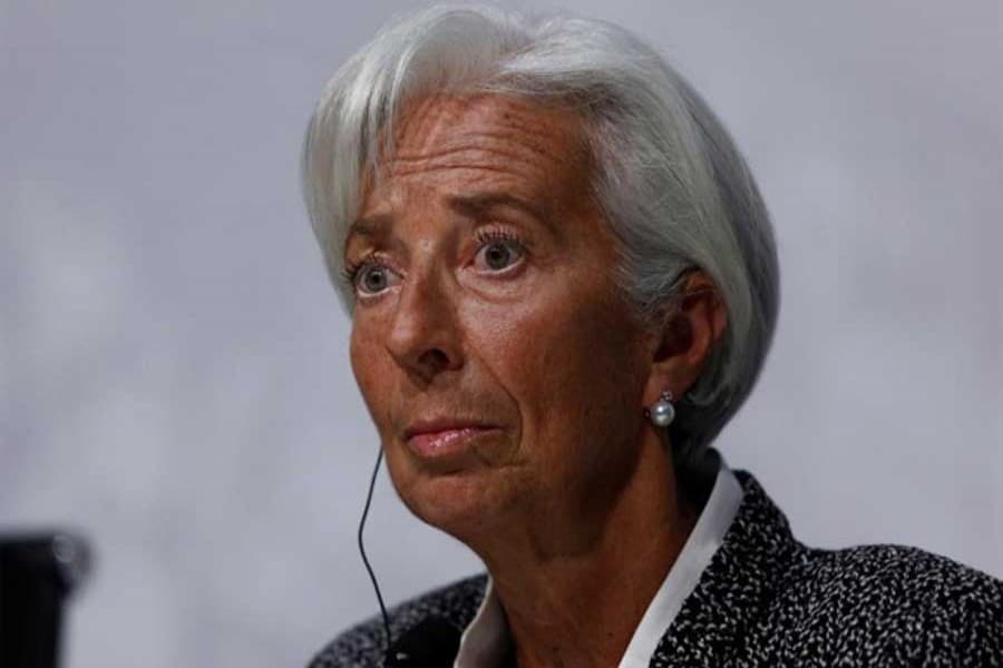 IMF chief’s flight makes emergency landing