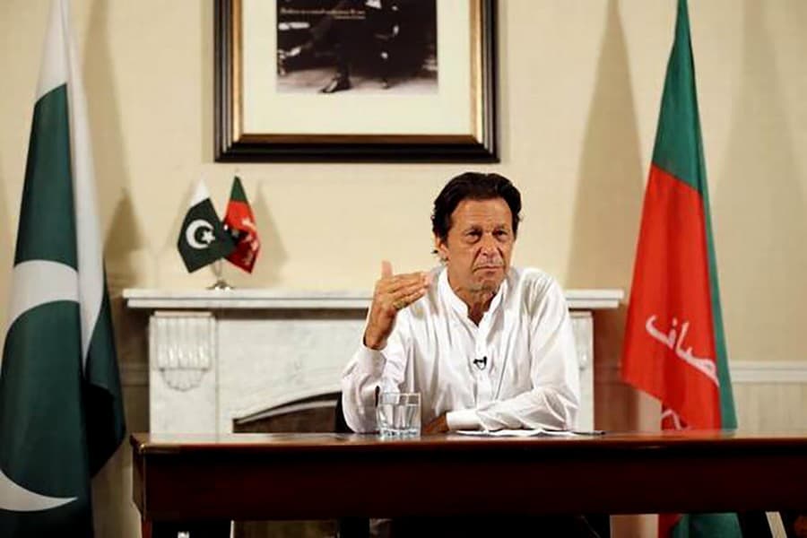 Pakistan bans first class air travel by President, PM
