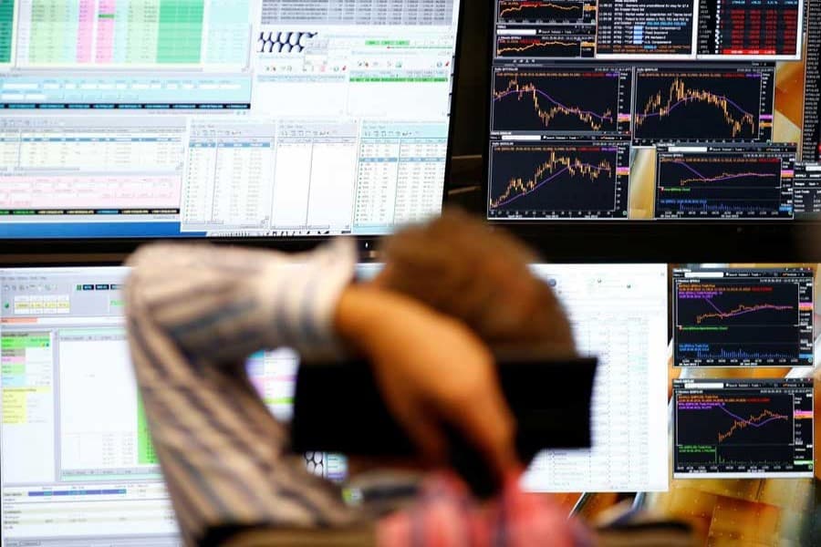 Trade uncertainty keeps European shares depressed