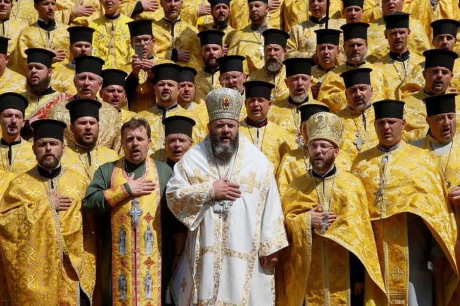 Russian church cuts ties with Constantinople over Ukraine