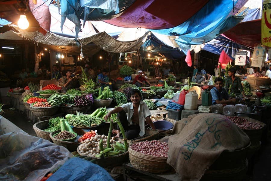 Prices of essentials rise up to 200pc in Dhaka city