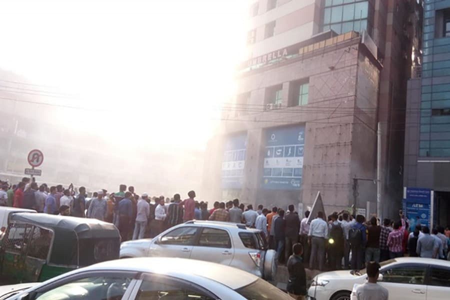 Fire breaks out at Navana Tower in Gulshan