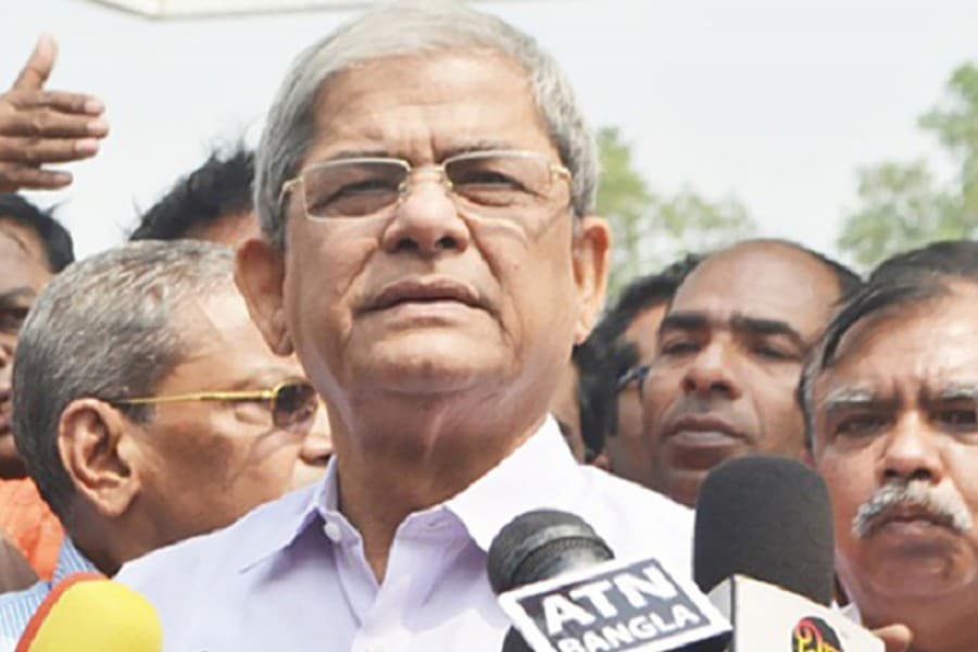 Mirza Fakhrul casts his vote at Thakurgaon Govt Girls’ School centre