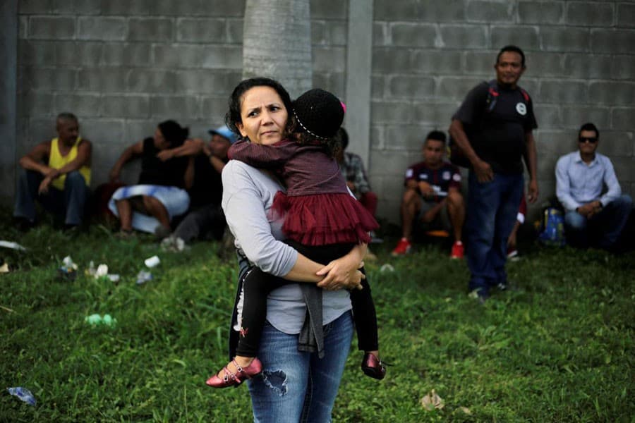Hundreds of Honduran migrants head for US in new caravan
