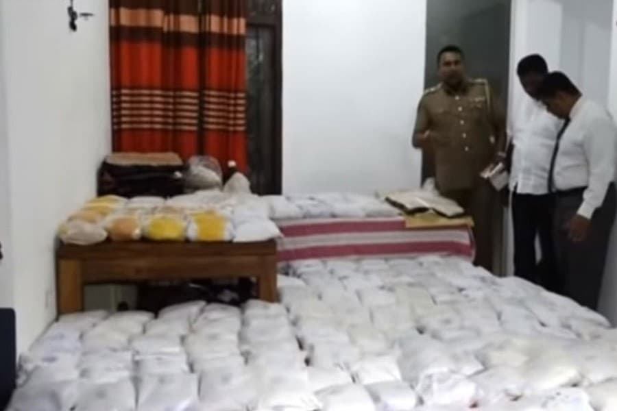 RAB arrests five members of int’l drug smuggling syndicate