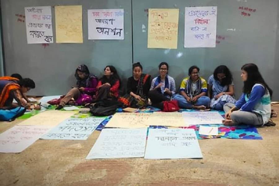 Dhaka University's Ruqayyah Hall girls withdraw hunger strike