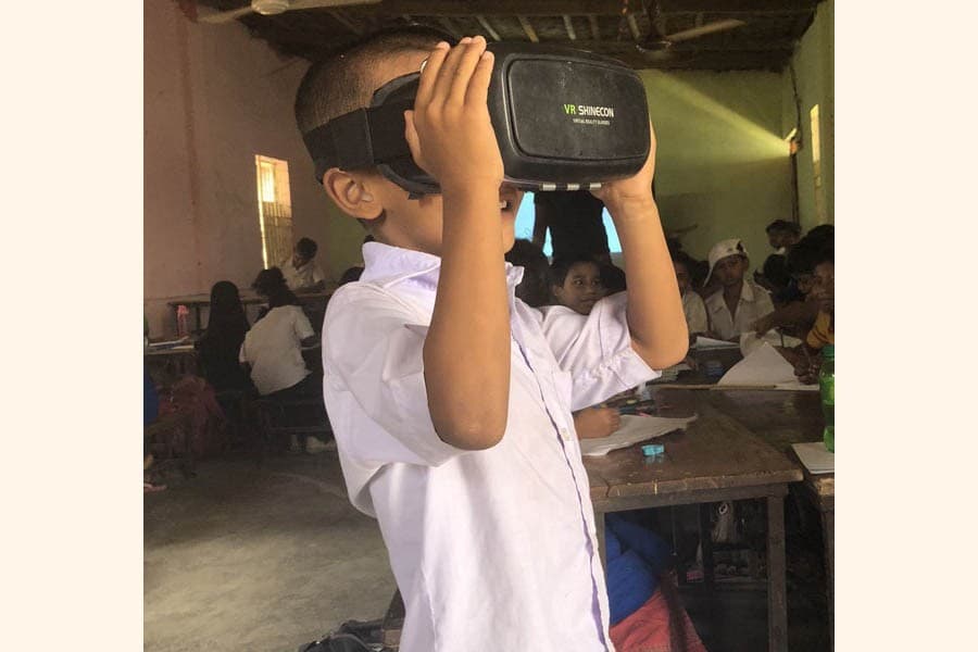 Virtual reality to enhance learning