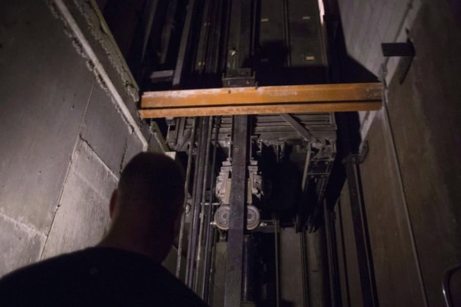 11 die as elevator cable snaps at China construction site