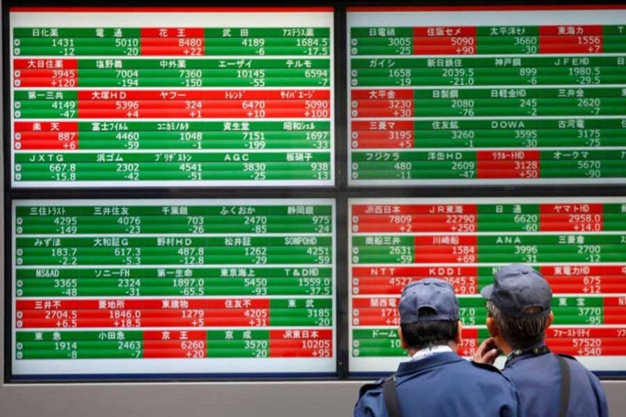 Asian shares edge up ahead to Fed