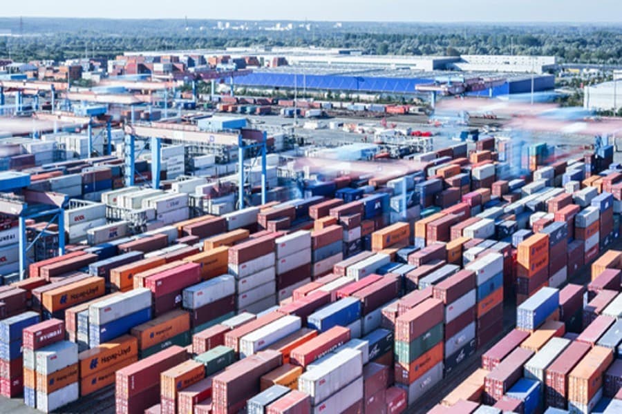 Container congestion at Chittagong Port