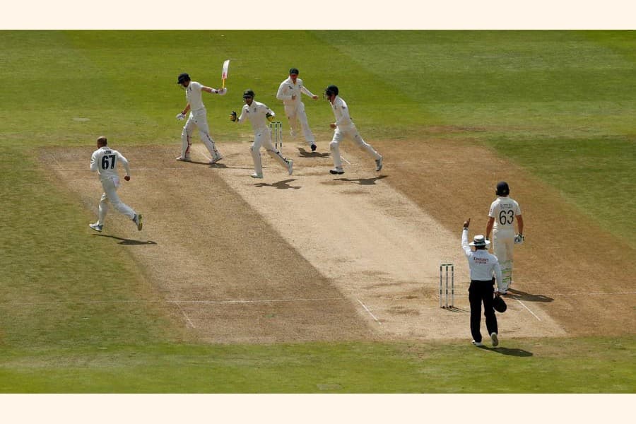 Australia win first Ashes Test against England by 251 runs