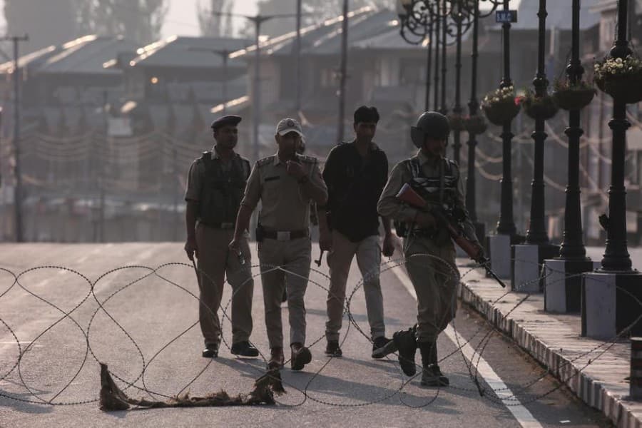 Pakistan vows to fight India’s ‘illegal Kashmir move
