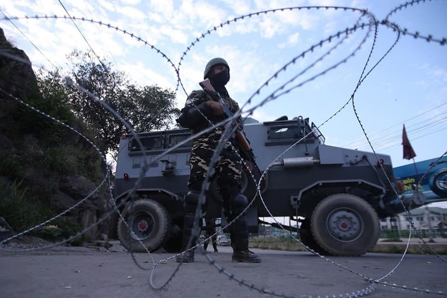 India increases restrictions in Kashmir amid fear of protests