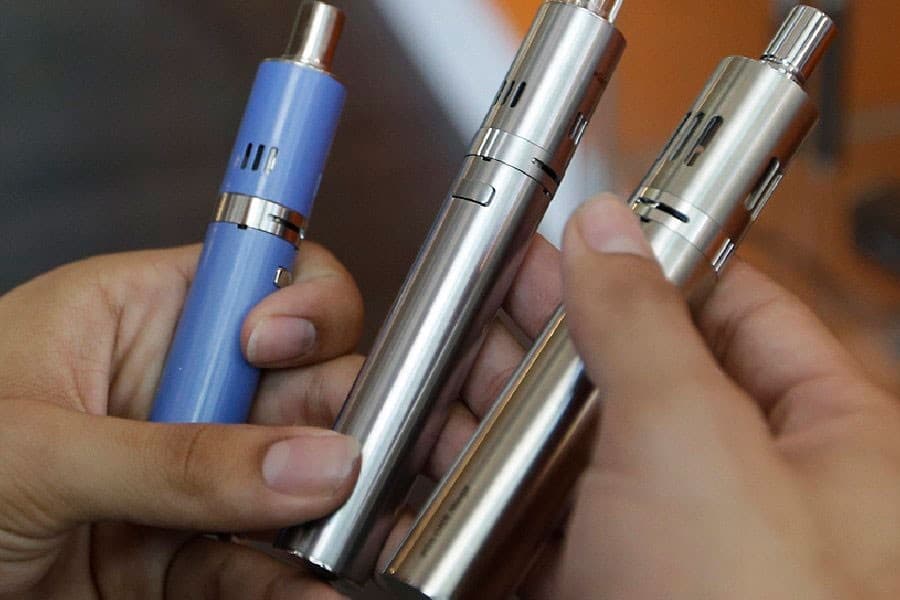 New York bans flavoured e-cigarettes after illnesses, deaths