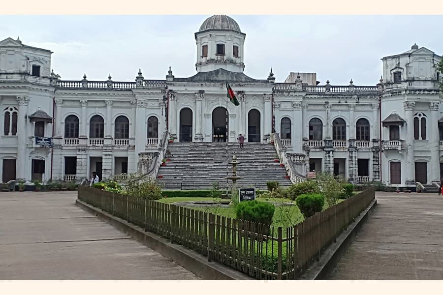 Rangpur Tajhat Palace-an epitome of historic magnificence