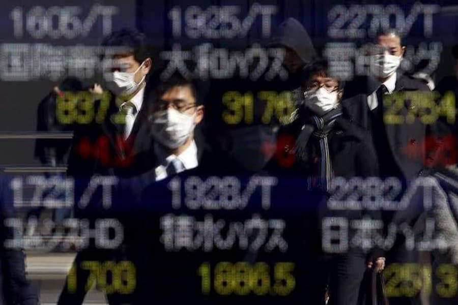 Asian shares dip on geopolitical tensions, oil up 1.0 per cent