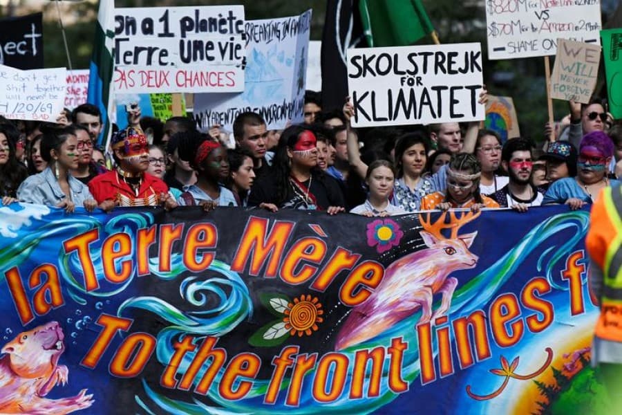 Hundreds of thousands join Canada climate strikes