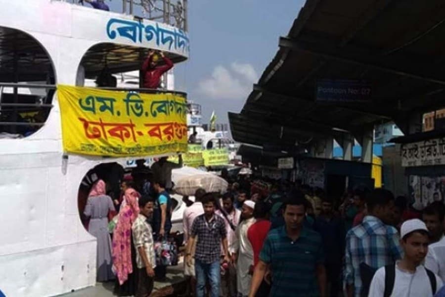 ‘Employer’ stabs canteen boy to death inside launch in Sadarghat